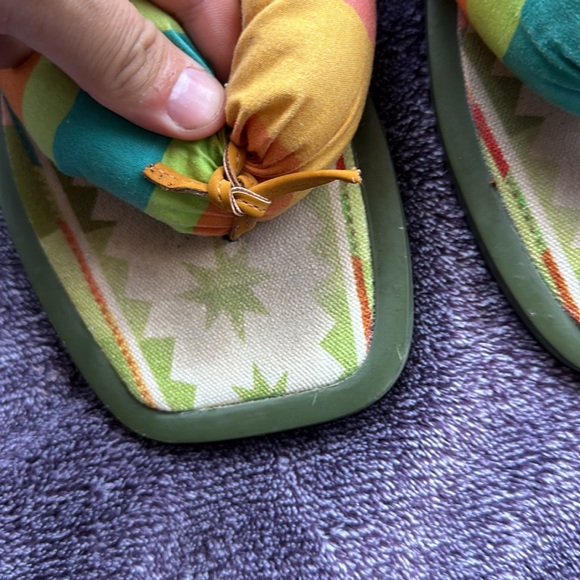 Farm Rio Pineapple Puffy Flip Flop Size 11 PRICE FIRM - Picture 3 of 7